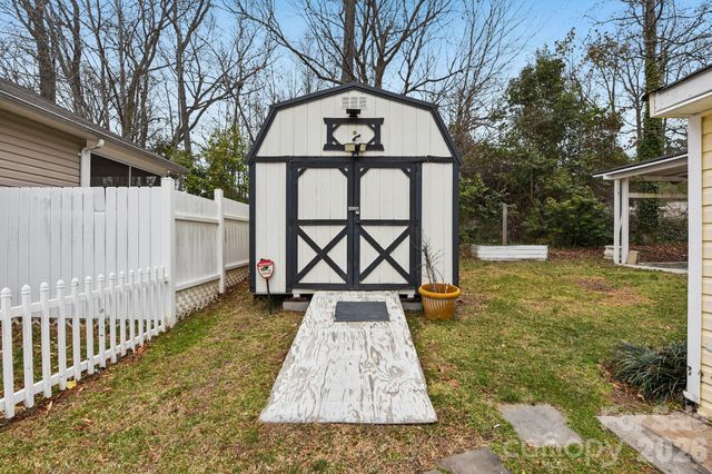 2041 Brantley Creek Drive, Kannapolis, NC 28083