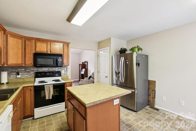 2041 Brantley Creek Drive, Kannapolis, NC 28083