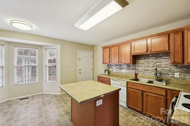 2041 Brantley Creek Drive, Kannapolis, NC 28083