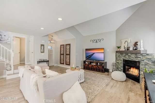 1948 Rory Lane 4, Simi Valley, CA 93063