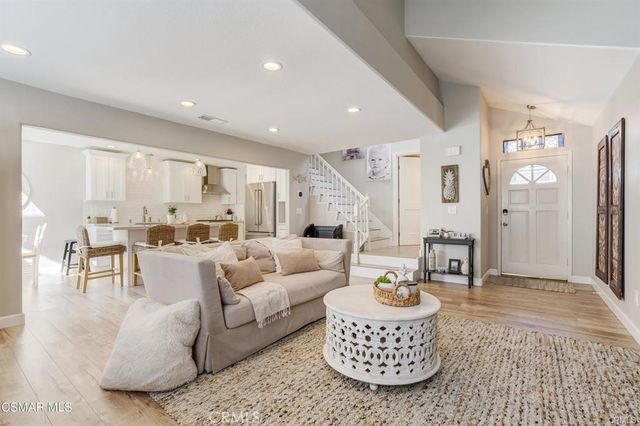 1948 Rory Lane 4, Simi Valley, CA 93063