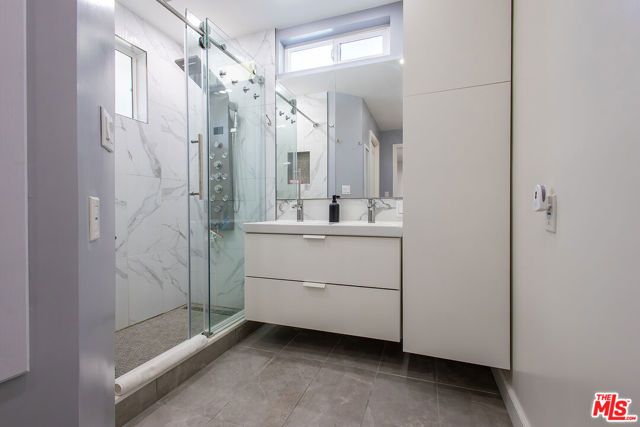 5123 Noble Avenue, Sherman Oaks, CA 91403