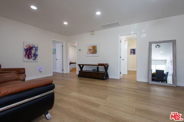 5123 Noble Avenue, Sherman Oaks, CA 91403