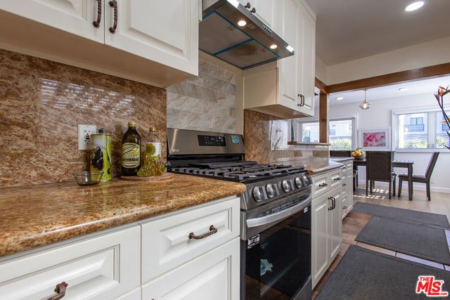 5123 Noble Avenue, Sherman Oaks, CA 91403