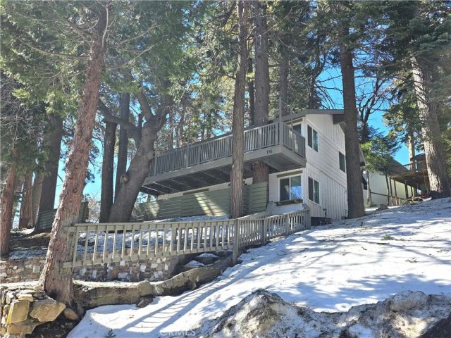 738 W Victoria Court, Lake Arrowhead, CA 92352