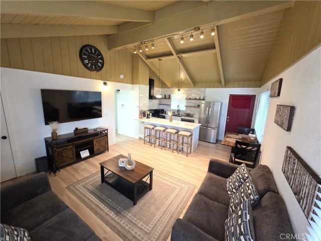 738 W Victoria Court, Lake Arrowhead, CA 92352