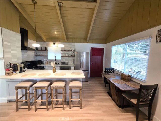 738 W Victoria Court, Lake Arrowhead, CA 92352