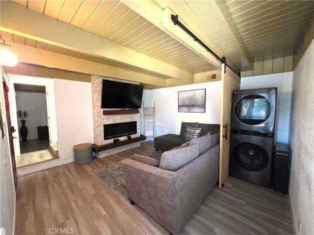 738 W Victoria Court, Lake Arrowhead, CA 92352