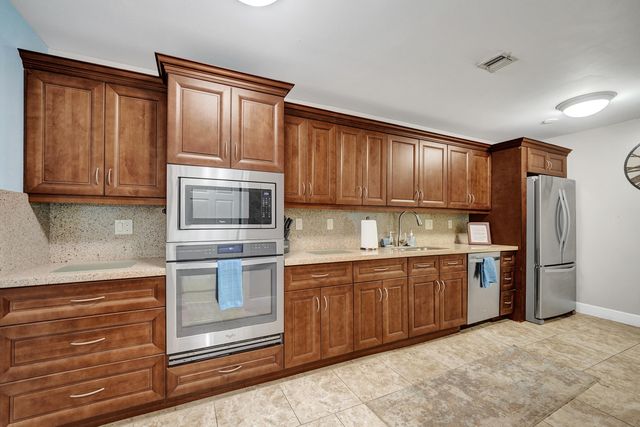 1930 NE 2ND Avenue 216L, Wilton Manors, FL 33305