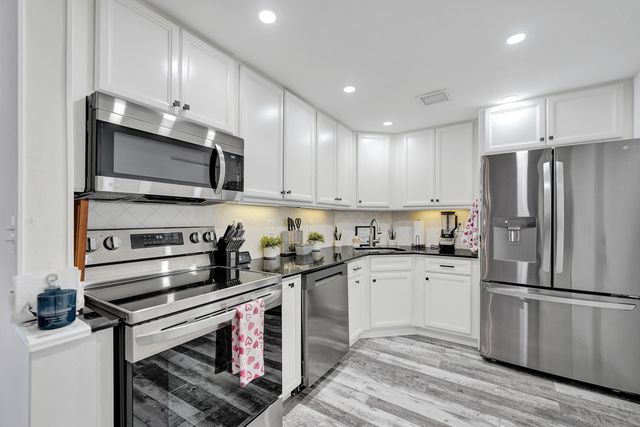 1930 NE 2ND Avenue 216L, Wilton Manors, FL 33305