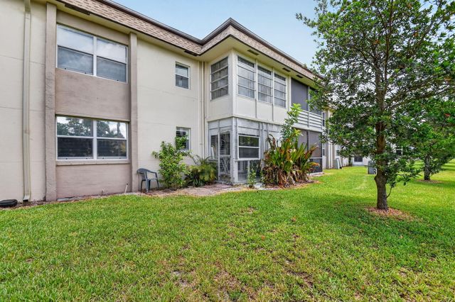 500 Davis Road 37, Palm Springs, FL 33461
