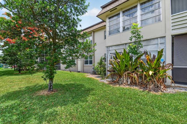 500 Davis Road 37, Palm Springs, FL 33461