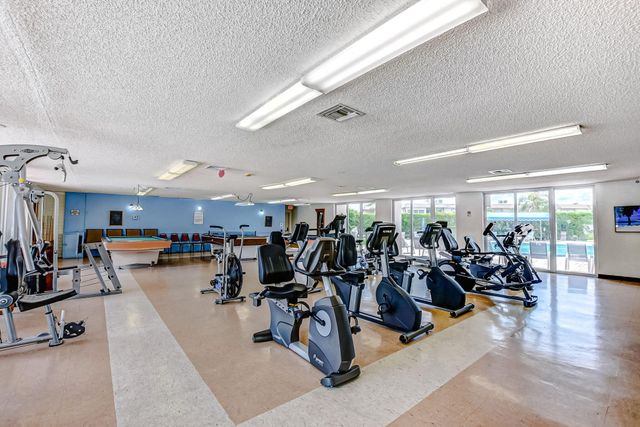 500 Davis Road 37, Palm Springs, FL 33461