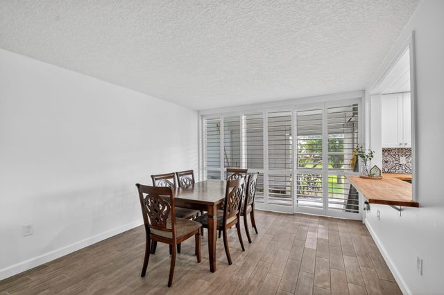 500 Davis Road 37, Palm Springs, FL 33461