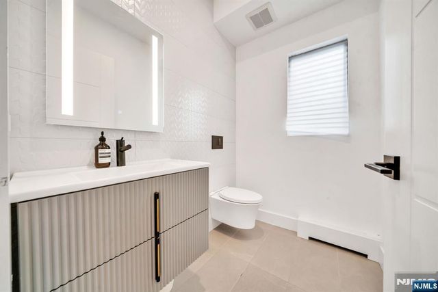 279 Myrtle Avenue, Fort Lee, NJ 07024
