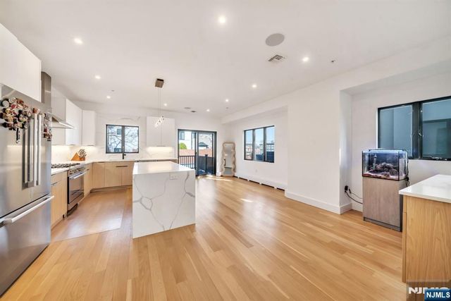 279 Myrtle Avenue, Fort Lee, NJ 07024