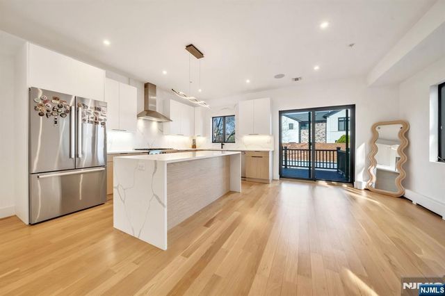 279 Myrtle Avenue, Fort Lee, NJ 07024