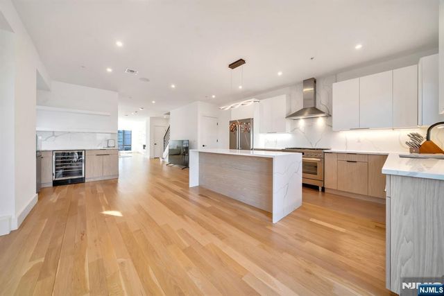279 Myrtle Avenue, Fort Lee, NJ 07024