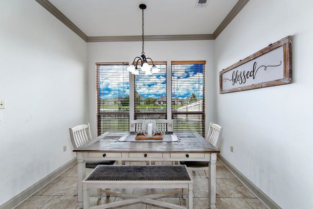 176 Lake Howard Avenue, Thibodaux, LA 70301