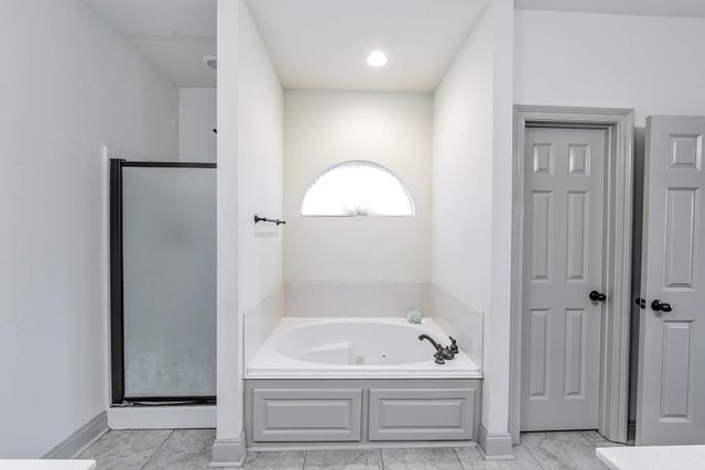 176 Lake Howard Avenue, Thibodaux, LA 70301