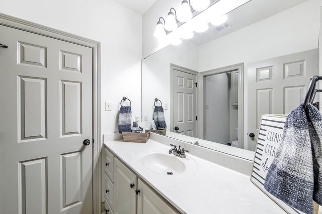 176 Lake Howard Avenue, Thibodaux, LA 70301