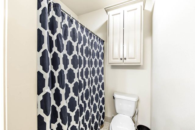 176 Lake Howard Avenue, Thibodaux, LA 70301