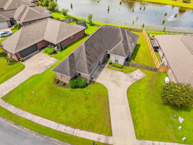 176 Lake Howard Avenue, Thibodaux, LA 70301