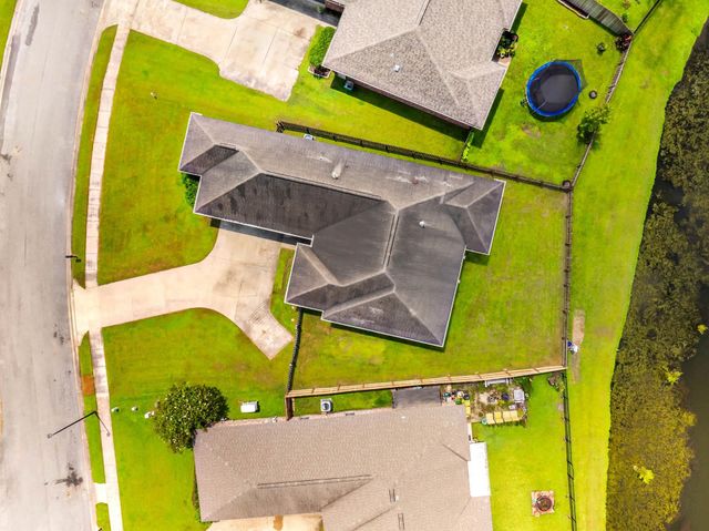 176 Lake Howard Avenue, Thibodaux, LA 70301