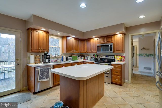 16 WILD FOREST DR, Wernersville, PA 19565