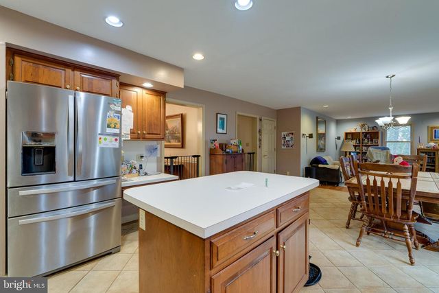 16 WILD FOREST DR, Wernersville, PA 19565