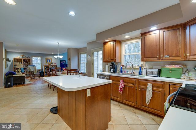 16 WILD FOREST DR, Wernersville, PA 19565