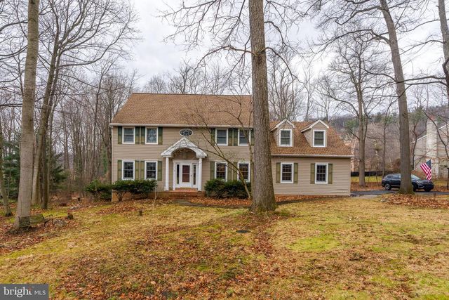 16 WILD FOREST DR, Wernersville, PA 19565