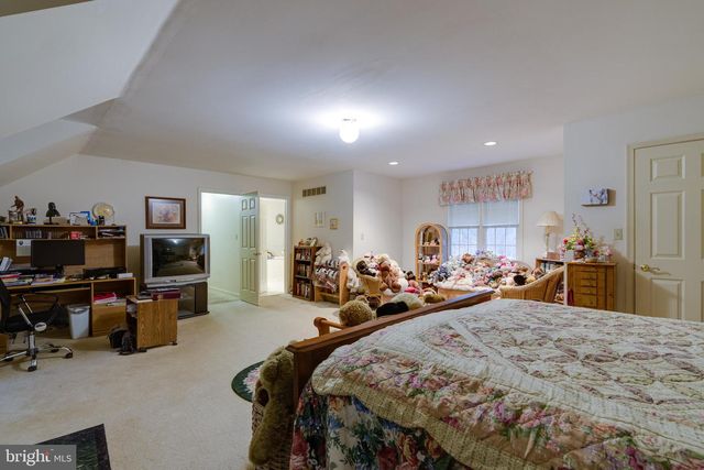 16 WILD FOREST DR, Wernersville, PA 19565