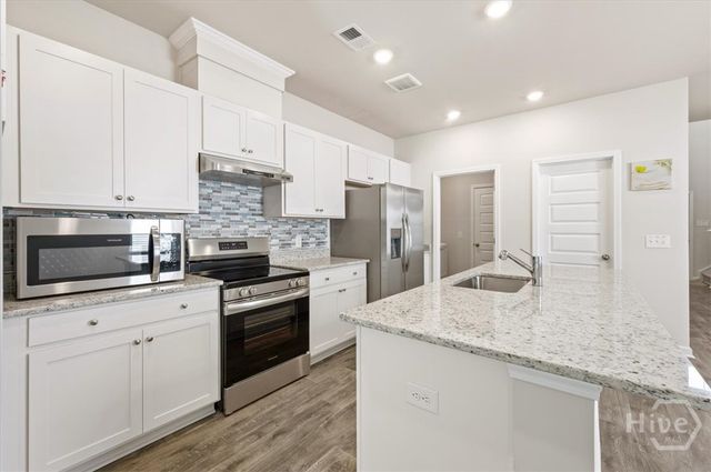 142 Bottlebrush Dr, Bloomingdale, GA 31302