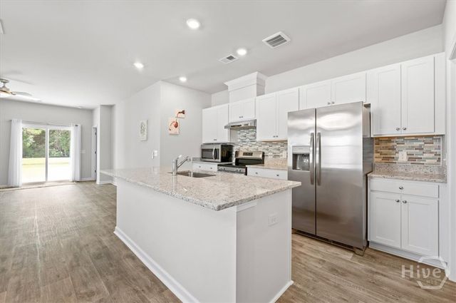 142 Bottlebrush Dr, Bloomingdale, GA 31302