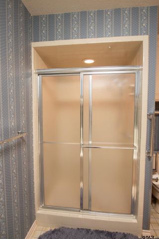 5900 Stoneleigh Dr, Tyler, TX 75703