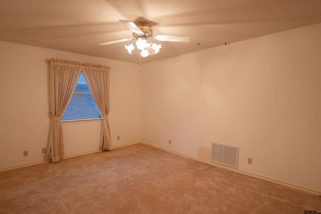 5900 Stoneleigh Dr, Tyler, TX 75703