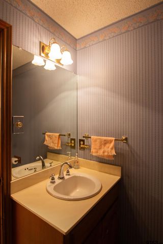 5900 Stoneleigh Dr, Tyler, TX 75703