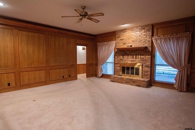 5900 Stoneleigh Dr, Tyler, TX 75703