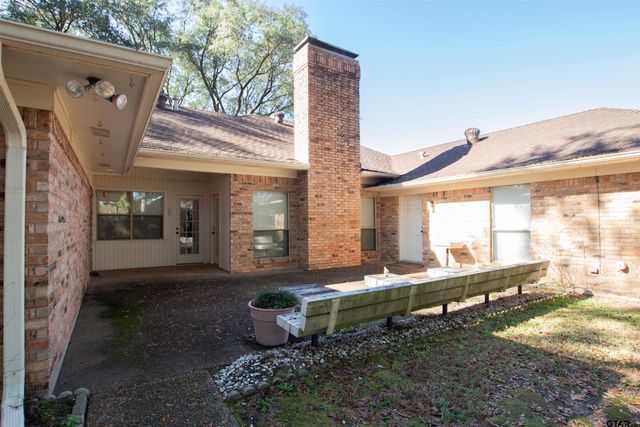 5900 Stoneleigh Dr, Tyler, TX 75703