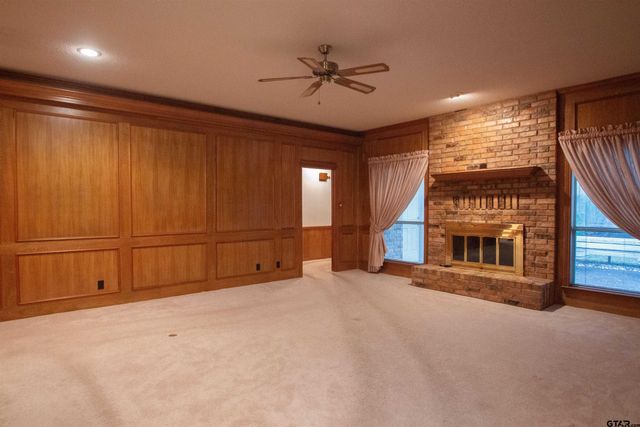 5900 Stoneleigh Dr, Tyler, TX 75703