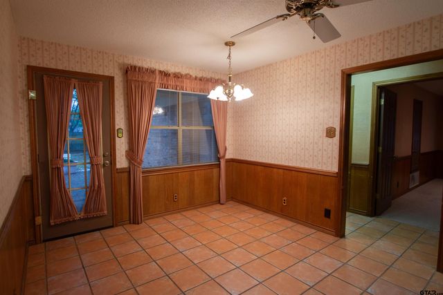 5900 Stoneleigh Dr, Tyler, TX 75703