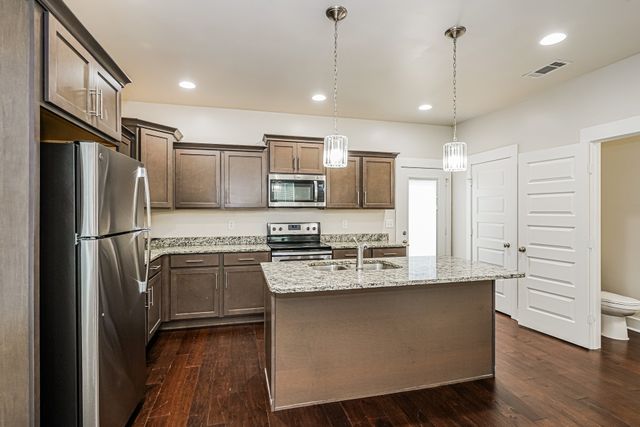 1035 Saddlestone Dr, Hermitage, TN 37076