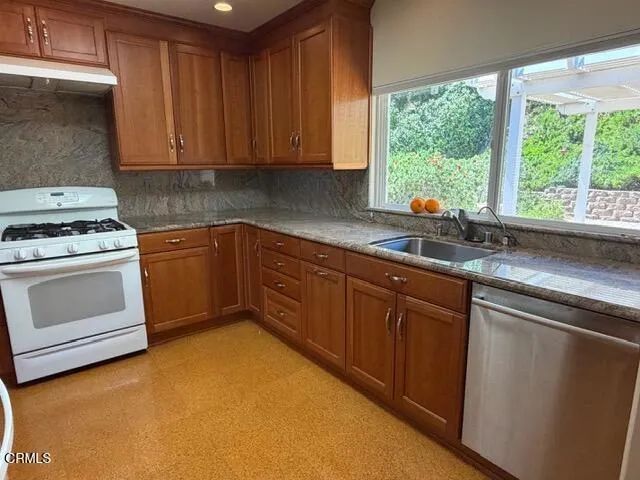 657 Dana Drive, Santa Paula, CA 93060