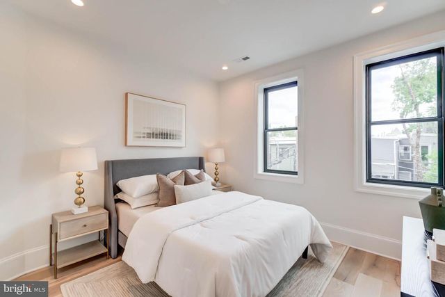 76 SEATON PL NW, Washington, DC 20001