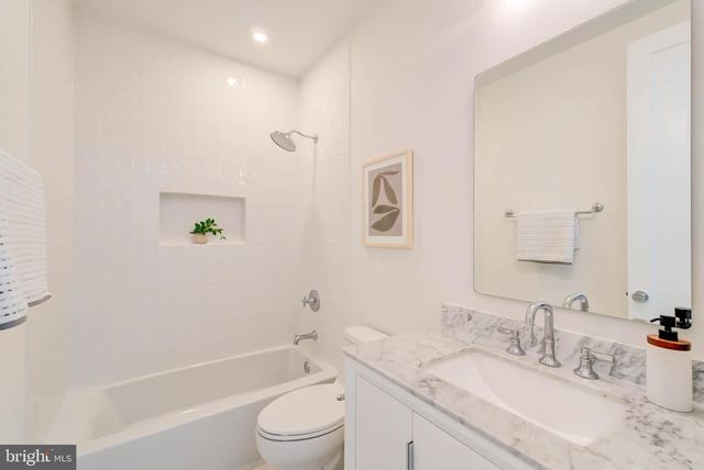 76 SEATON PL NW, Washington, DC 20001