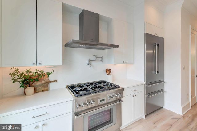 76 SEATON PL NW, Washington, DC 20001