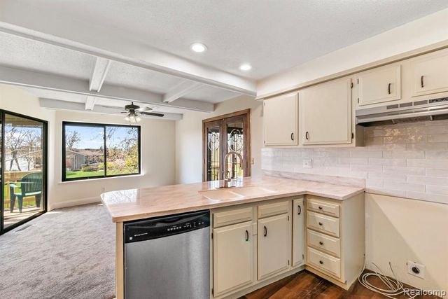 1680 Cliffs Landing 302E, Ypsilanti, MI 48198