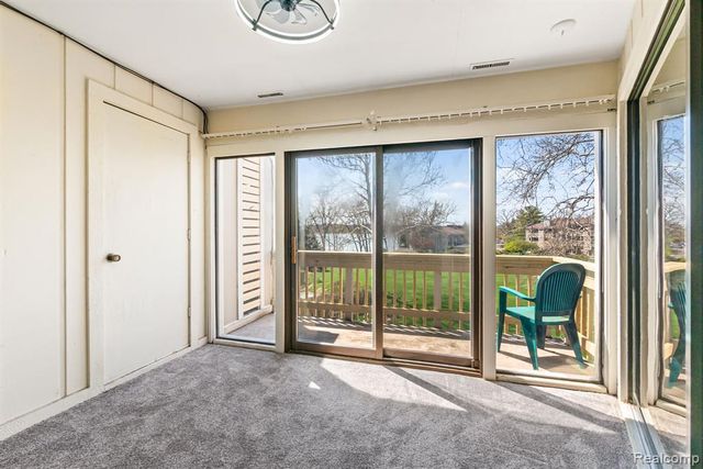 1680 Cliffs Landing 302E, Ypsilanti, MI 48198