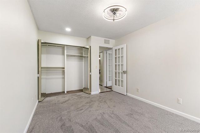 1680 Cliffs Landing 302E, Ypsilanti, MI 48198